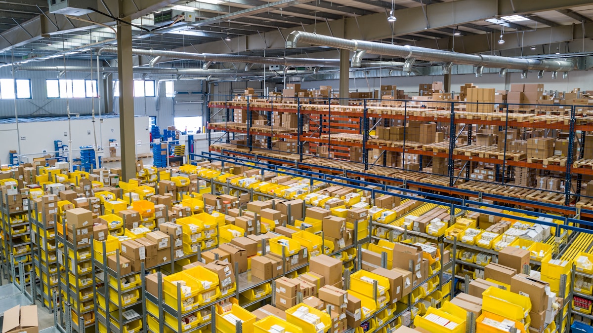 Last-Mile Delivery Fleet Management: How to Reduce Costs and Improve Service — Fletaro